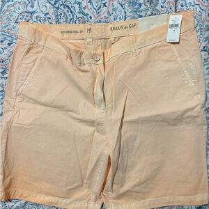 GAP Women's Peach Khakis Shorts